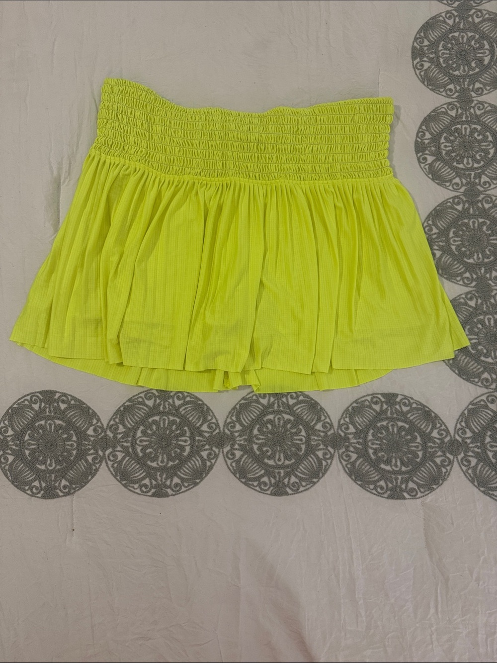 Lucky In Love Women’s Neon Yellow Smocked Waist Skirt size XL